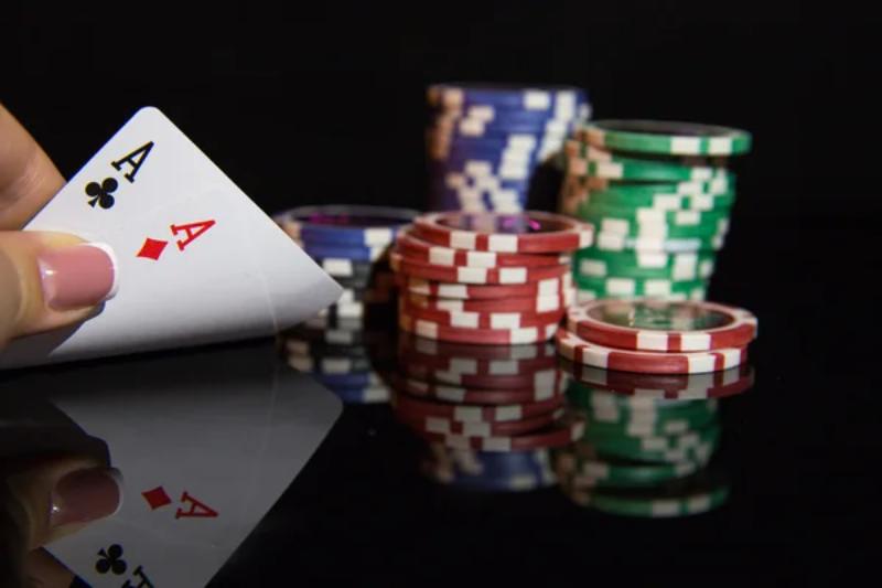 Những sự kết hợp bài cơ bản trong Poker 